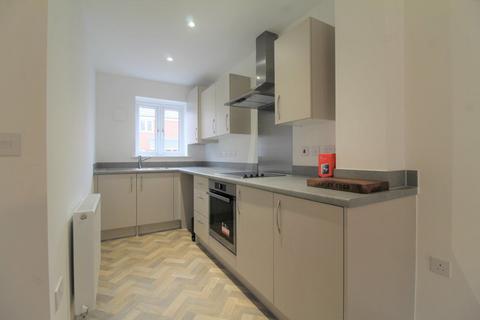 2 bedroom semi-detached house to rent, Nicholson Close, Redhill, Nottingham, NG5 8RQ