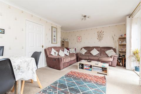 18 Davis Row, Arlesey, SG15 6RB