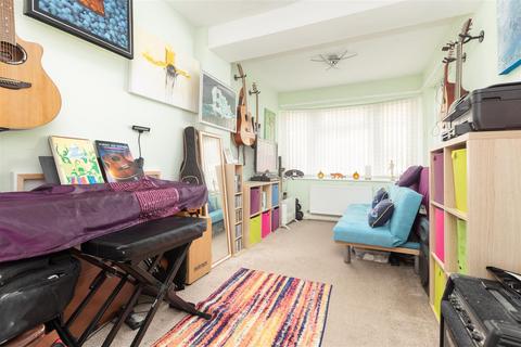 18 Davis Row, Arlesey, SG15 6RB