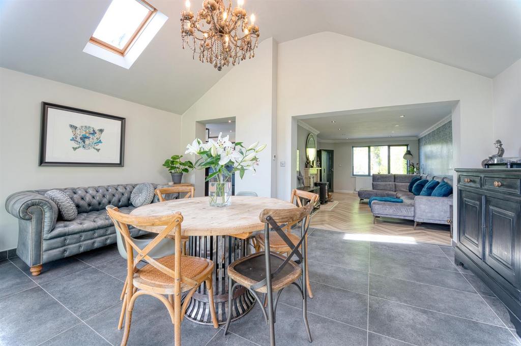 Dining Room towards Sitting Room.jpg