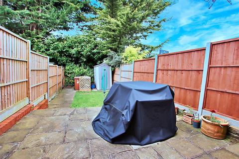 14 Brampton Terrace, Borehamwood, WD6 5QQ