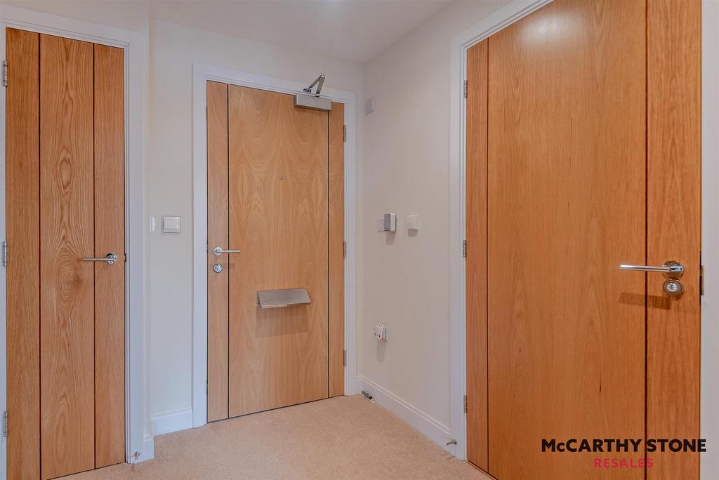 8594555-interior04-800.JPG