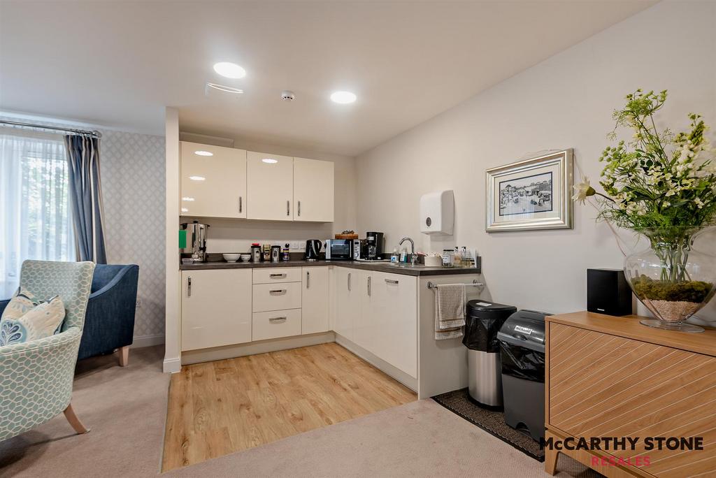 8594555-interior16-800.JPG
