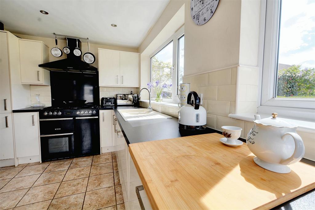 Kitchen 3.jpeg