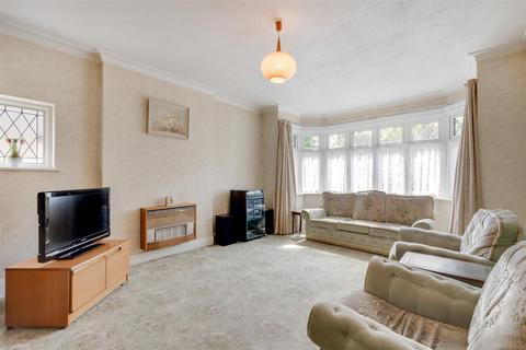 5 Broadoaks Way, Bromley, BR2 0UA
