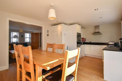 3 bedroom end of terrace house for sale, Castledown Avenue, Hastings