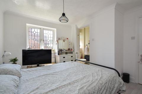 2 Copper Beeches, St Leonards-on-sea, TN37 7RR