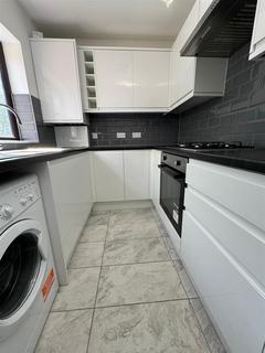 2 bedroom apartment to rent, Clarendon Road, London E17