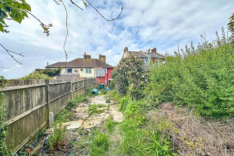 2 bedroom end of terrace house for sale, Middle Road, Hastings