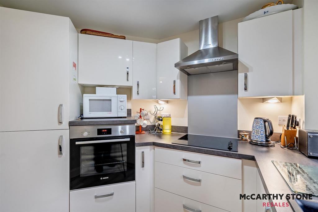 8592447-interior03-800.JPG