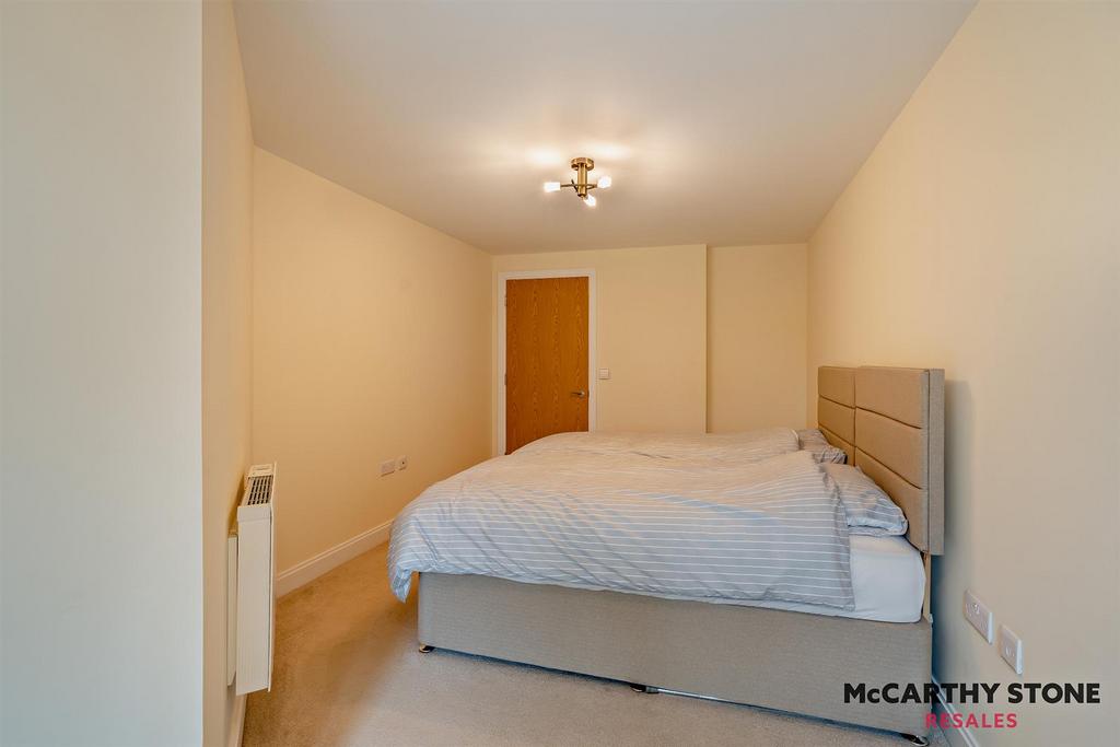 8592447-interior14-800.JPG