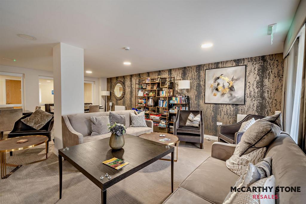 8592447-interior17-800.JPG
