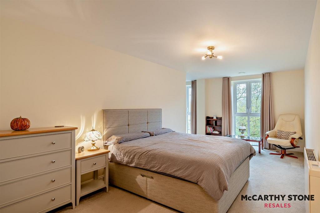 8592447-interior10-800.JPG