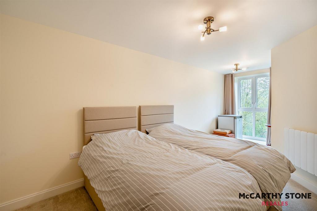 8592447-interior15-800.JPG