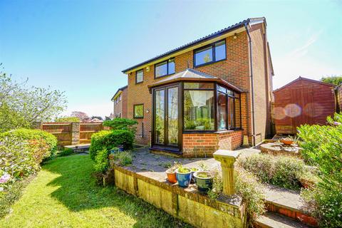 4 bedroom detached house for sale, Selmeston Close, Hastings