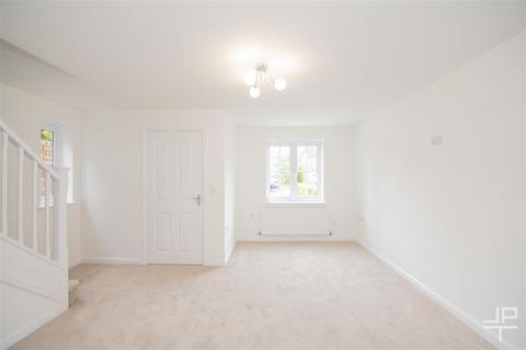 3 bedroom semi-detached house to rent, Parkedge Close, Leigh WN7