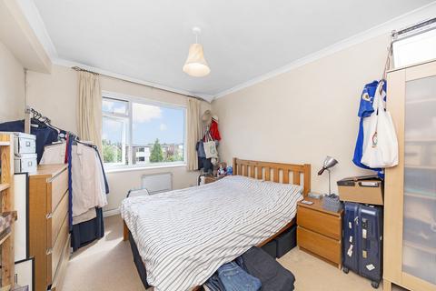 1 bedroom flat to rent, Bickley Court, SW19