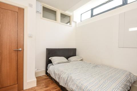 2 bedroom maisonette to rent, Barnsbury Street Islington N1