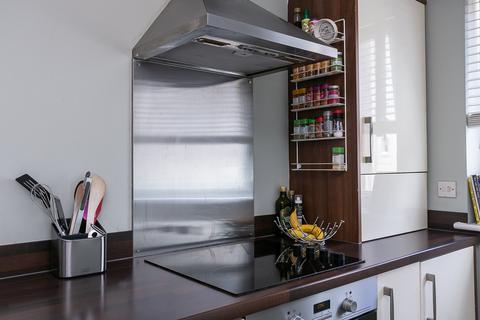 Flat 1b, 3 Flaxmill Place, Edinburgh, EH6 5QU