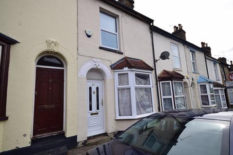 3 bedroom terraced house to rent, Bryant Road Rochester ME2