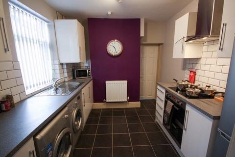 3 bedroom terraced house to rent, Moston Street, Stoke-on-Trent, Staffordshire