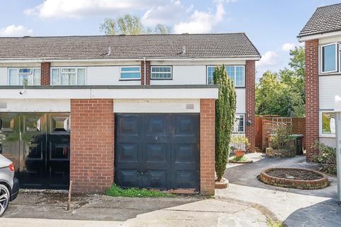 3 bedroom end of terrace house for sale, Andover Close, Epsom, Surrey