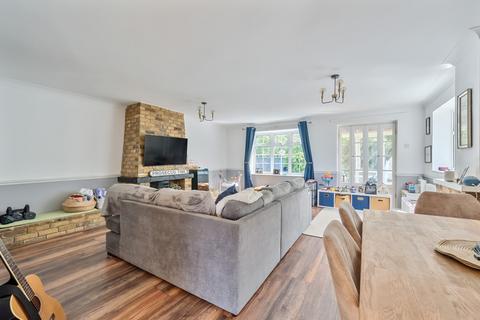 3 bedroom end of terrace house for sale, Andover Close, Epsom, Surrey