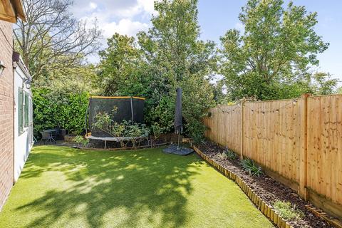 30 Andover Close, Epsom, KT19 9DB