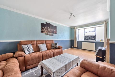 3 bedroom terraced house for sale, Balmoral Drive, Woking, GU22