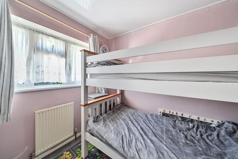 109 Balmoral Drive, Woking, GU22 8EU