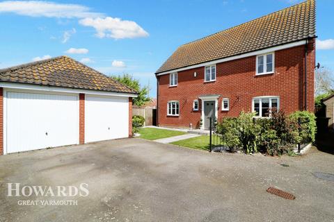 4 bedroom detached house for sale, Meadowsweet Road, Caister-On-Sea
