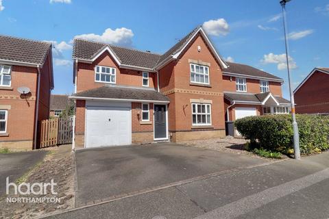 4 bedroom detached house for sale, Riverstone Way, Northampton