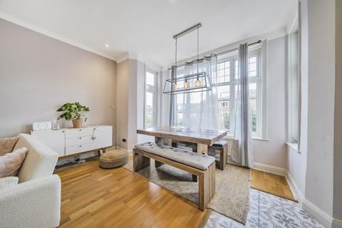 2 bedroom apartment to rent, Thornton Avenue London SW2