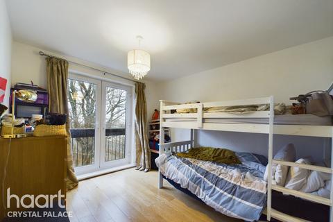 2 bedroom flat for sale, Wavel Place, London
