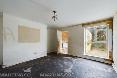 3 bedroom semi-detached house for sale, The Crescent, Dunscroft, Doncaster, South Yorkshire, DN7 4ES