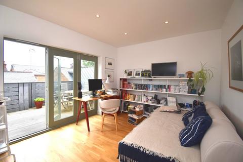 1 bedroom apartment for sale, Queens Road, Weybridge, KT13