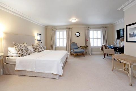 7 bedroom detached house to rent, Penn Road, Beaconsfield, Buckinghamshire, HP9