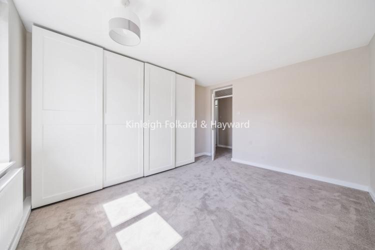 St. Pauls Cray Road Chislehurst BR7 2 bed apartment £1,750 pcm (£404 pw)