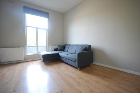 2 bedroom flat to rent, The Vale, London W3