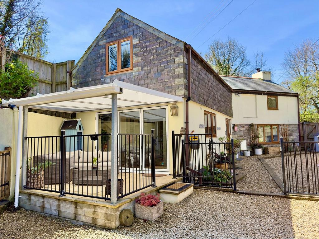 Dunmere, Bodmin PL31 3 bed detached house for sale £400,000