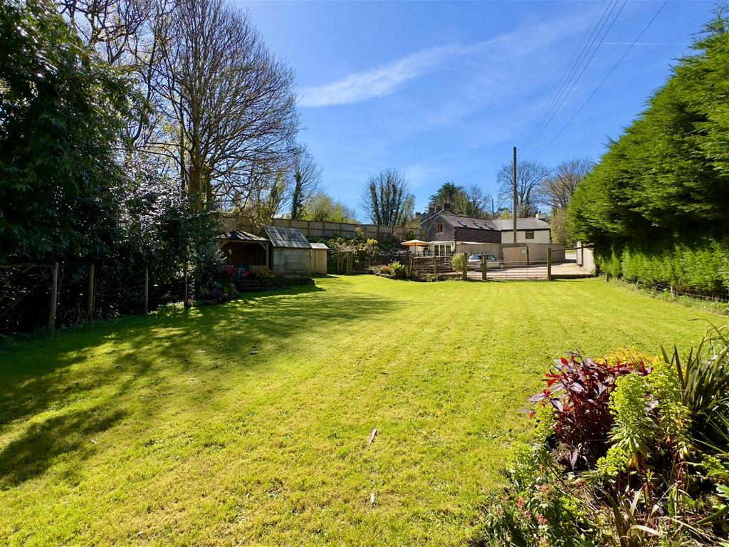 Dunmere, Bodmin PL31 3 bed detached house for sale £400,000