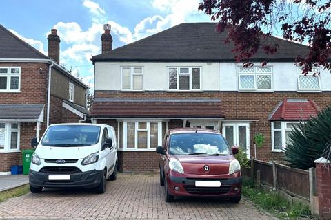 3 bedroom semi-detached house for sale, 28 Chalgrove Crescent, Ilford, Essex, IG5 0LU