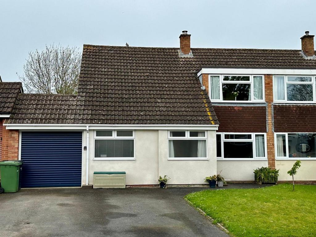 Oatfield Close, Three Elms, Hereford... 3 bed semidetached house for