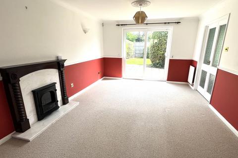 4 bedroom detached house to rent, Blackbird Way, Lee-on-the-Solent PO13