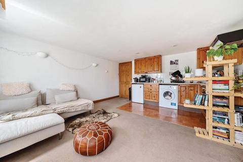 1 bedroom flat for sale, Heathfield,  Bletchingdon,  Oxfordshire,  OX5