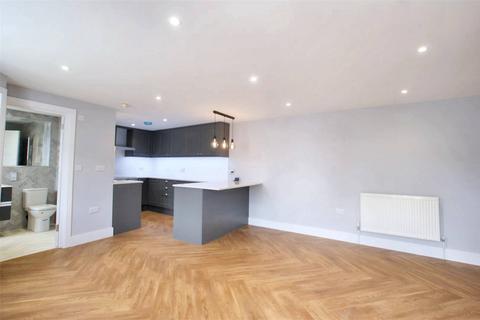 1 bedroom ground floor flat to rent, Claremont Close, Hersham KT12