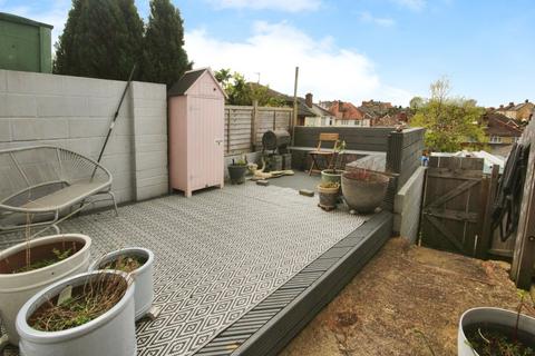 31 Alder Road, Poole, BH12 2AA