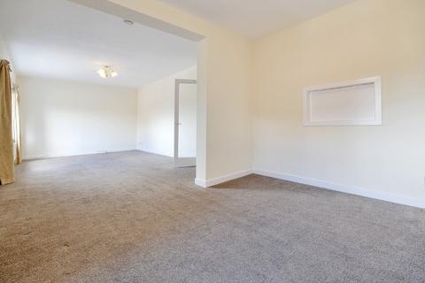 2 bedroom flat to rent, Union Street, Inverclyde, Greenock, PA16