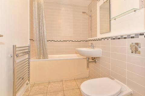 2 Booth Close, Snodland, ME6 5SG