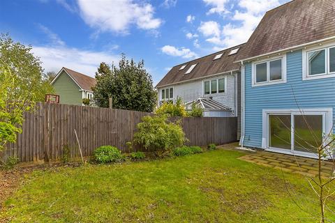 2 Booth Close, Snodland, ME6 5SG